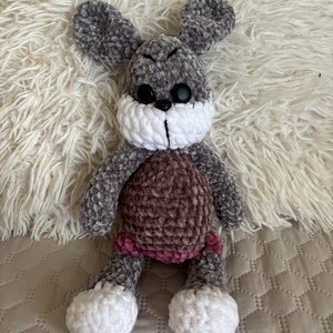 Amigurumi horgolt nyuszi fiú, Játék & Sport, Plüssállat & Játékfigura, Nyuszi, Horgolás, MESKA