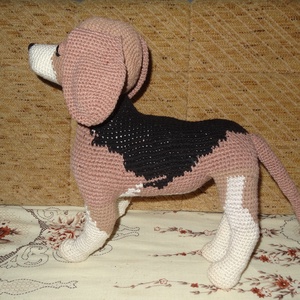 Horgolt beagle - játék & sport - plüssállat & játékfigura - kutya - Meska.hu