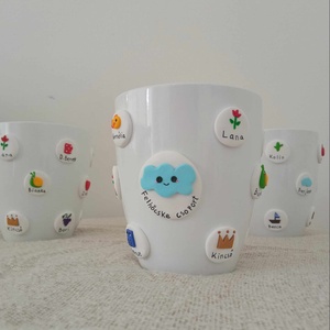 Ballagós kaspó jelekkel és nevekkel díszítve - otthon & életmód - dekoráció - virágdísz és tartó - cserép & kaspó - Meska.hu