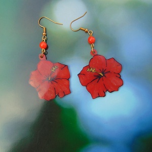 Piros hibiszkusz zsugorka fülbevaló - ékszer - fülbevaló - lógó fülbevaló - Meska.hu
