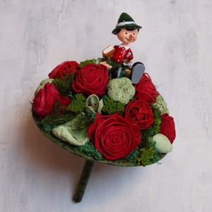 Ballagási csokor Pinokkió figurával (piros-zöld), Otthon & Lakás, Dekoráció, Virágdísz és tartó, Csokor & Virágdísz, Virágkötés, MESKA