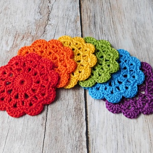 Szivárvány színű horgolt poháralátét,, lakásdekoráció szett 6 db - otthon & életmód - konyhafelszerelés, tálalás - tálalás - tányér- és poháralátét - Meska.hu