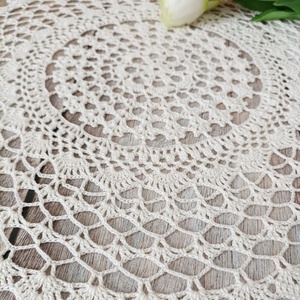 Romantikus törtfehér horgolt csipke terítő 40 cm - otthon & életmód - dekoráció - asztal és polc dekoráció - horgolt & csipketerítő - Meska.hu