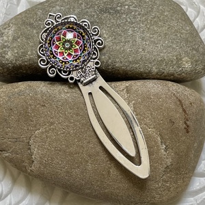 Mandala mintázatú üveglencsés fém könyvjelző, Könyv & Zene, Könyvjelző, Ékszerkészítés, Üvegművészet, MESKA