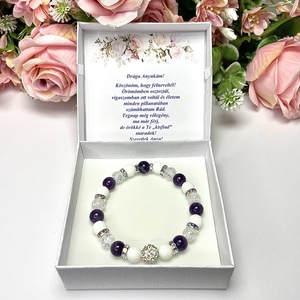 Örömanya szülőköszöntő ajándék lila ametiszt ásvány karkötő shamballa dísszel díszdobozban kísérő szöveggel, Esküvő, Emlék & Ajándék, Szülőköszöntő ajándék, Ékszerkészítés, Gyöngyfűzés, gyöngyhímzés, MESKA