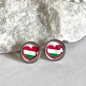 Magyar nemzeti kokárda trikolor szív üveglencsés nemesacél fülbevaló, Ékszer, Fülbevaló, Pötty fülbevaló, Ékszerkészítés, Üvegművészet, MESKA