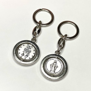 Szűz Mária forgós kulcstartó amulett - táska & tok - kulcstartó & táskadísz - kulcstartó - Meska.hu