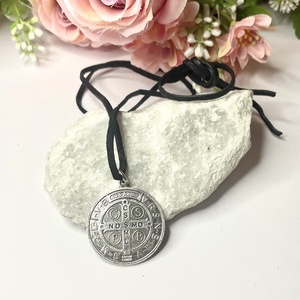 Szent Benedek amulett medál talizmán bőrszálon - ékszer - nyaklánc - medál - Meska.hu