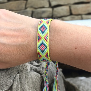 Fesztivál bohó stílusú csomózott fonott makramé karkötő állítható méretű 006 - ékszer - karkötő - fonott karkötő - Meska.hu