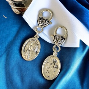 Szent Teréz anya amulett kulcstartó táskadísz, Táska & Tok, Kulcstartó & Táskadísz, Kulcstartó, Ékszerkészítés, MESKA