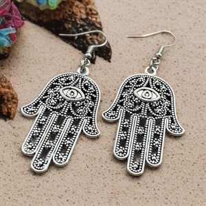 Hamsa kéz lógó fülbevaló, Ékszer, Fülbevaló, Lógó fülbevaló, Ékszerkészítés, MESKA