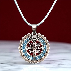Szent Benedek medál nyaklánc amulett - ékszer - nyaklánc - medálos nyaklánc - Meska.hu