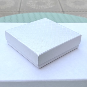 Örömanya szülőköszöntő ajándék LUXURY ásvány karkötő cirkónia köves charm díszítésekkel díszdobozban kísérő szöveggel  - esküvő - emlék & ajándék - szülőköszöntő ajándék - Meska.hu