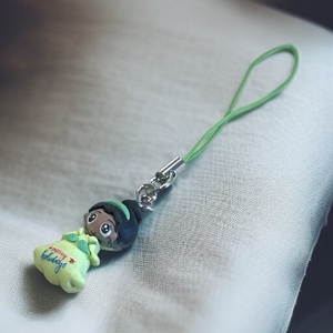 Mobiltelefon dísz mobil charm, Táska & Tok, Kulcstartó & Táskadísz, Táskadísz, Ékszerkészítés, MESKA