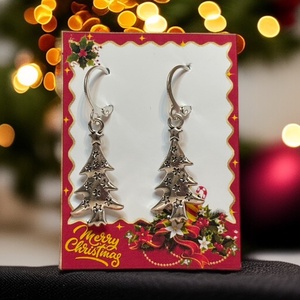 Karácsonyi lógó fülbevaló ezüst színű karácsonyfa 5632518 - Meska.hu