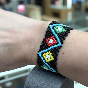 Színes apró gyöngyös elasztikus karkötő tini méret 14-15 cm 5632625, Ékszer, Karkötő, Gyöngyös karkötő, , MESKA