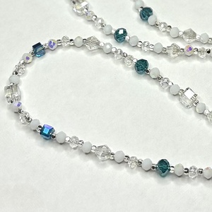 Elegáns többfunkciós szemüveglánc csiszolt kristálygyöngyökből - ékszer - szemüveglánc - Meska.hu