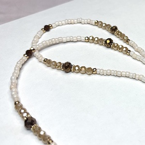 Elegáns nude barna bézs arany bronz színvilágú szemüveglánc csiszolt kristálygyöngyökből - ékszer - szemüveglánc - Meska.hu