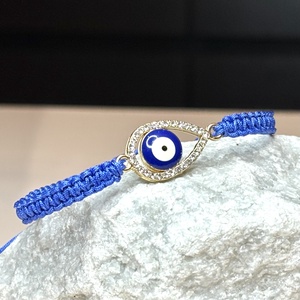 Védelmező csomózott makramé karkötő strasszköves nazar szen medállal  - ékszer - karkötő - fonott karkötő - Meska.hu