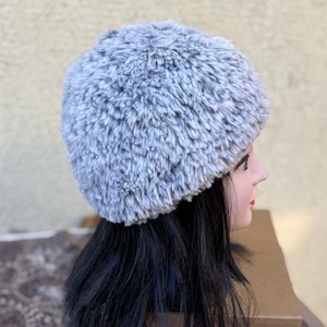 Szőrme hatású meleg kötött női sapka tini méret szürkés  színekben 5637543 - ruha & divat - sál, sapka, kendő - sapka - Meska.hu