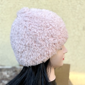 Szőrme hatású meleg kötött női sapka gyerek tini méret barackrózsaszín 5637548 - ruha & divat - sál, sapka, kendő - sapka - Meska.hu