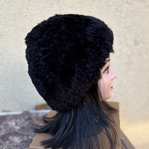 Szőrme hatású meleg kötött női sapka fekete 5637575 - ruha & divat - sál, sapka, kendő - sapka - Meska.hu