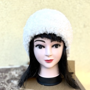Szőrme hatású meleg kötött női sapka nagyobb méret fehér 5637549, Ruha & Divat, Sál, Sapka, Kendő, Sapka, Kötés, MESKA