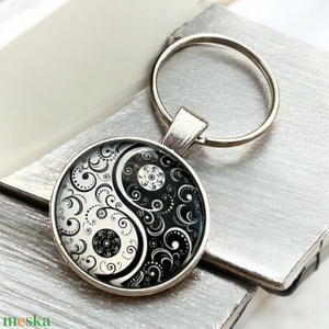 Üveglencsés fém kulcstartó - Jing Jang paisley mintás 5637356, Táska & Tok, Kulcstartó & Táskadísz, Kulcstartó, Ékszerkészítés, Üvegművészet, MESKA
