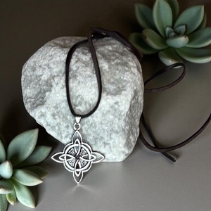 Kelta csomó szimbólum medál barna bőrszálon 5664902, Ékszer, Nyaklánc, Medálos nyaklánc, , MESKA