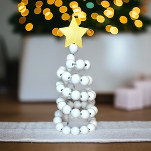 Kicsi karácsonyfa karácsonyi dekoráció fagyöngyökből , Karácsony, Karácsonyi lakásdekoráció, Karácsonyfa, grincsfa, Gyöngyfűzés, gyöngyhímzés, MESKA