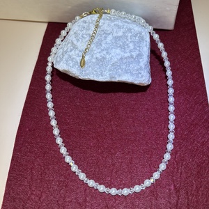 Gyöngynyaklánc csiszolt kristálygyöngyökkel menyasszonyi viselet ajándékdobozban - Meska.hu