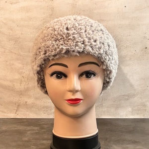 Szőrme hatású meleg kötött női sapka tini méret szürkés színekben egyedi darab, Ruha & Divat, Sál, Sapka, Kendő, Sapka, Kötés, MESKA