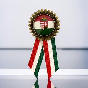Üveglencsés kokárda március 15 magyar címerrel 5727029, Ékszer, Kitűző és Bross, Ékszerkészítés, Üvegművészet, MESKA