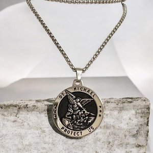 Szent Mihály arkangyal nemesacél medálos nyaklánc amulett talizmán ajándékdobozzal 5726959, Ékszer, Nyaklánc, Medálos nyaklánc, , MESKA