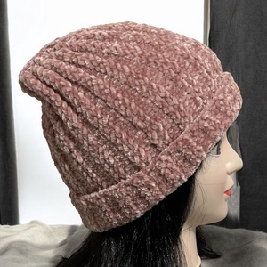 Kézzel kötött finom zsenília fonalból készült lányka tini női sapka egyedi darab 5728002 - ruha & divat - sál, sapka, kendő - sapka - Meska.hu