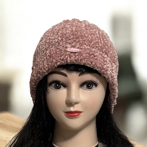 Kézzel kötött finom zsenília fonalból készült női sapka 5714628, Ruha & Divat, Sál, Sapka, Kendő, Sapka, Kötés, MESKA