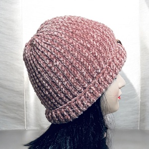 Kézzel kötött finom zsenília fonalból készült lányka tini női sapka 5728015 - ruha & divat - sál, sapka, kendő - sapka - Meska.hu