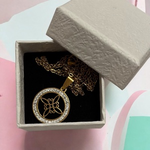 Nemesacél kelta csomó szimbólum cirkónia kristályokkal medálos nyaklánc ajándékdobozzal  - ékszer - nyaklánc - medálos nyaklánc - Meska.hu