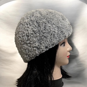 Szőrme hatású meleg kötött női sapka szürkés színekben 5728026 - ruha & divat - sál, sapka, kendő - sapka - Meska.hu