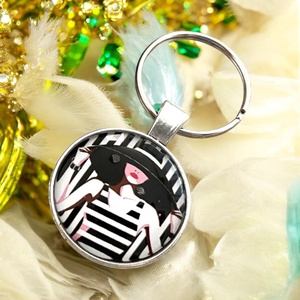 Üveglencsés fém kulcstartó - Retro csajos 1 db elérhető 5727024, Táska & Tok, Kulcstartó & Táskadísz, Kulcstartó, Ékszerkészítés, MESKA