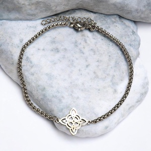 Ezüst színű nemesacél kelta csomó szimbólum karkötő - Meska.hu