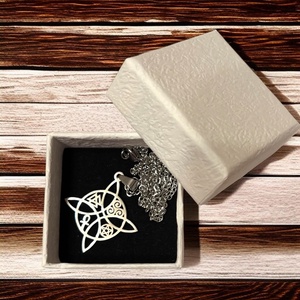 Nemesacél kelta csomó szimbólum medálos nyaklánc ajándékdobozzal ezüst - ékszer - nyaklánc - medálos nyaklánc - Meska.hu