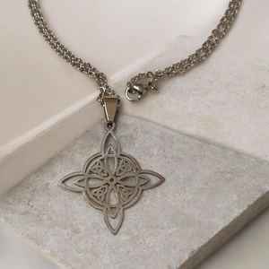 Nemesacél kelta csomó szimbólum medálos nyaklánc ajándékdobozzal ezüstszínű, Ékszer, Nyaklánc, Medálos nyaklánc, Ékszerkészítés, MESKA