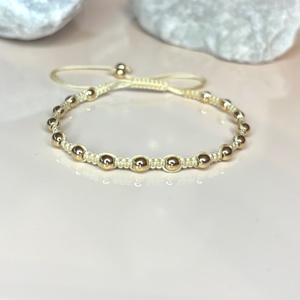 Csomózott makramé állítható méretű karkötő hematit gyöngyökkel, Ékszer, Karkötő, Ásványkarkötő, Ékszerkészítés, Csomózás, MESKA