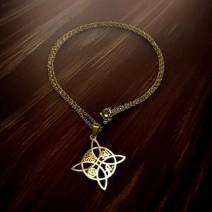 Nemesacél kelta csomó szimbólum medálos nyaklánc ajándékdobozzal arany - Meska.hu