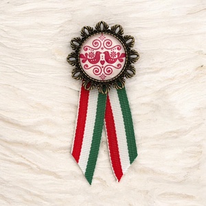 Üveglencsés kokárda március 15 népi motívummal bronz - Meska.hu