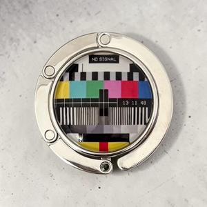 Retro No Signal Adásszünet színes mintázatú Üveglencsés Táska Akasztó Táskaakasztó - táska & tok - kulcstartó & táskadísz - táskaakasztó - Meska.hu