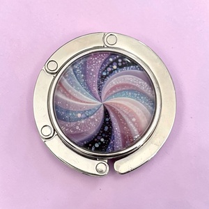 Színes spirál mintázatú Üveglencsés Táska Akasztó Táskaakasztó - táska & tok - kulcstartó & táskadísz - táskaakasztó - Meska.hu