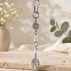Szent Kristóf védelmező amulett kulcstartó fazettált kagylógyöngy és kristálygyöngyökből 5666498 - Meska.hu
