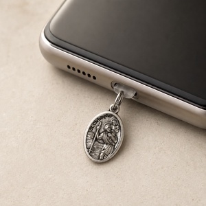 Szent Kristóf USB-C telefon porvédő dísz telefonékszer telefoncharm , Táska & Tok, Pénztárca & Más tok, Telefontok, , MESKA